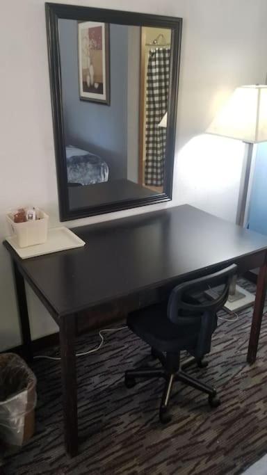 Hotel 2 Queen Beds Hotel Room 222 Wi-Fi Hot Tub Booking Stillwater Esterno foto